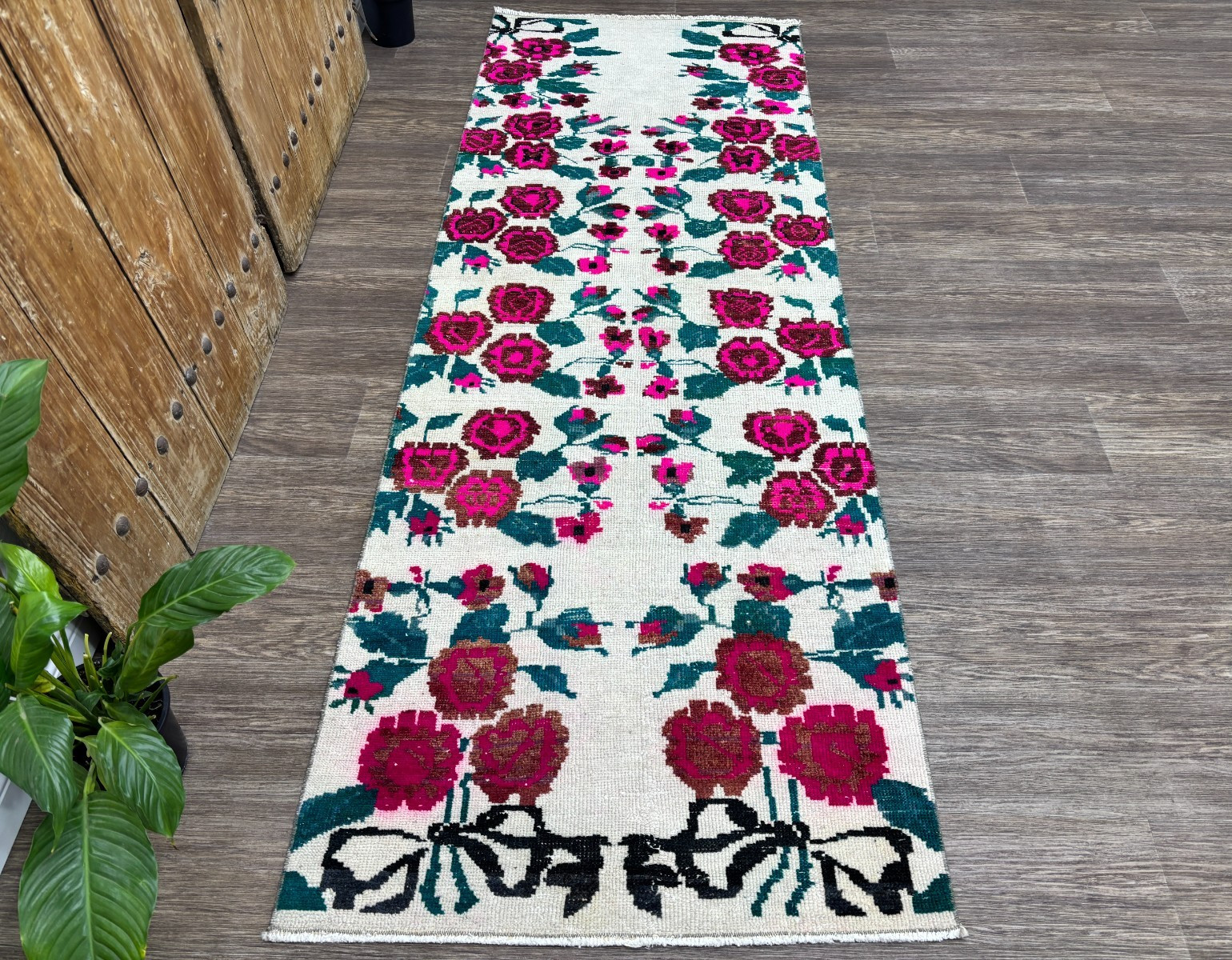 3×8 Floral Vintage Turkish Runner, Hand-Knotterd White Red Green Antique Oushak