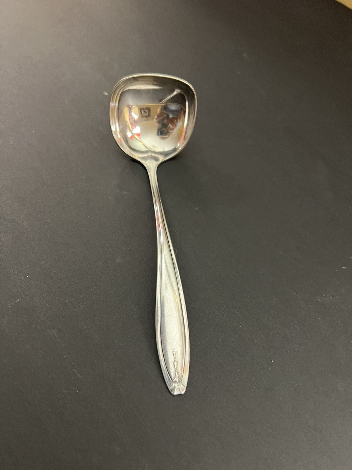 1835 R Wallace Hostess Serving Ladle 6″ Ladle