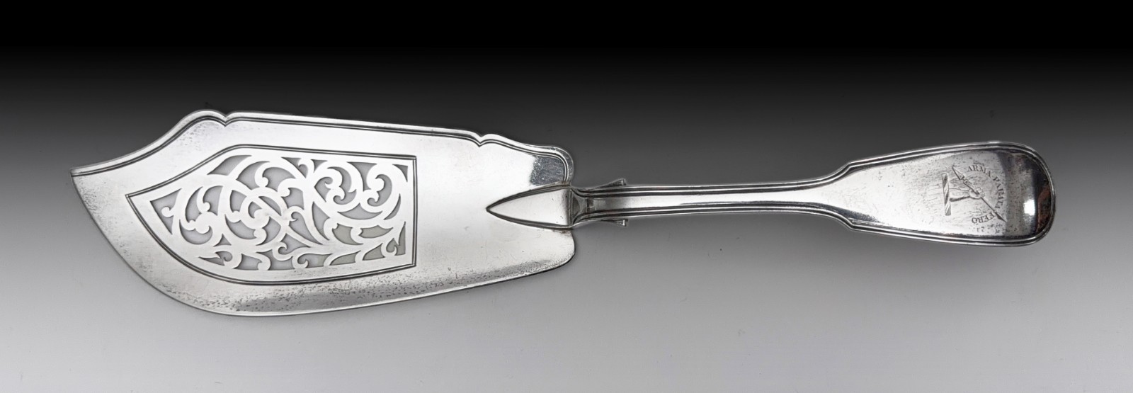 19th c. Elizabeth Eaton Sterling Silver Fish Server Fiddle Pierced Armorial 192g