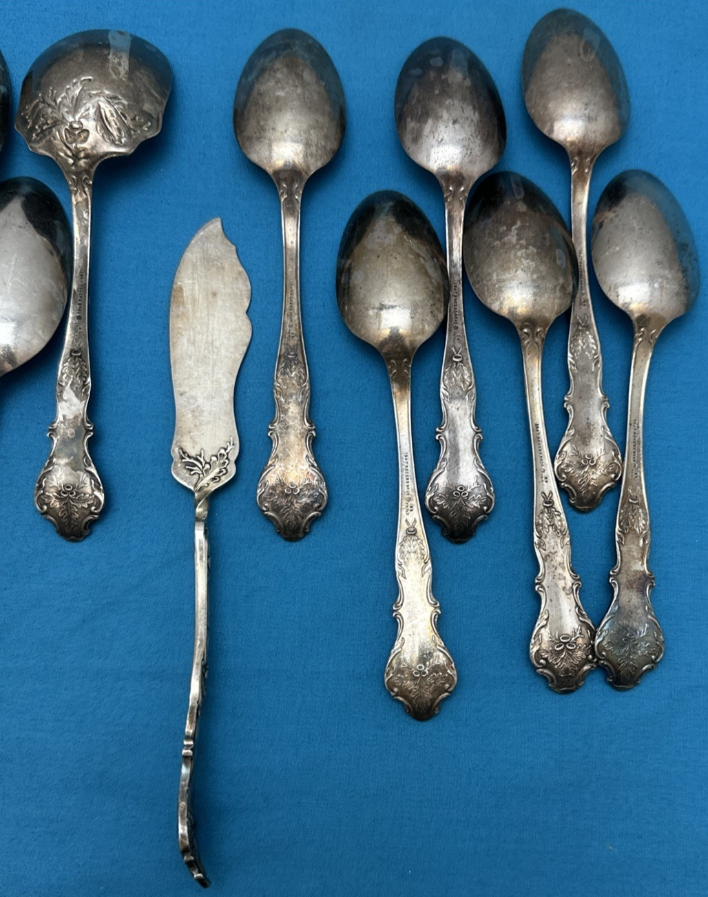 20 Pc 1906 CHARTER OAK Silverplated FORKS SPOONS & SERVING PCS 1847 Rogers Bros