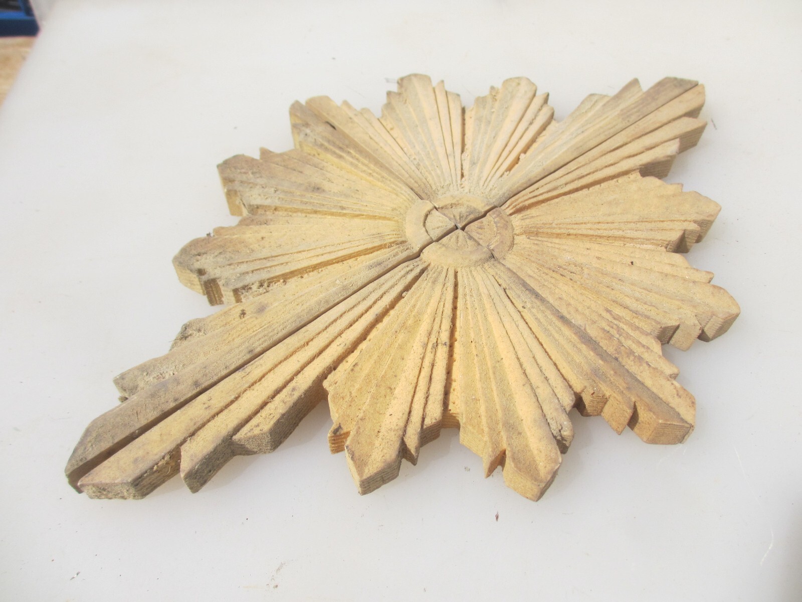 Carved Wooden Furniture Decorative Mounts Art Deco Star Sun FAUX Wood – £10each