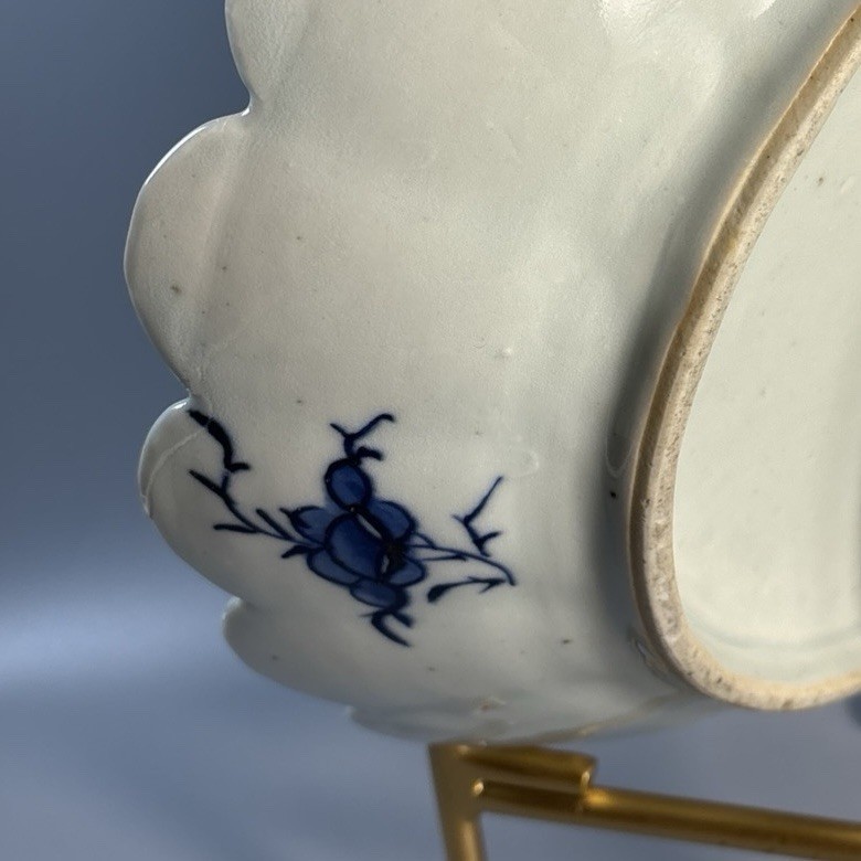 19th Century Chinese Export Canton Ware Scalloped Blue and White Porcelain Bowl