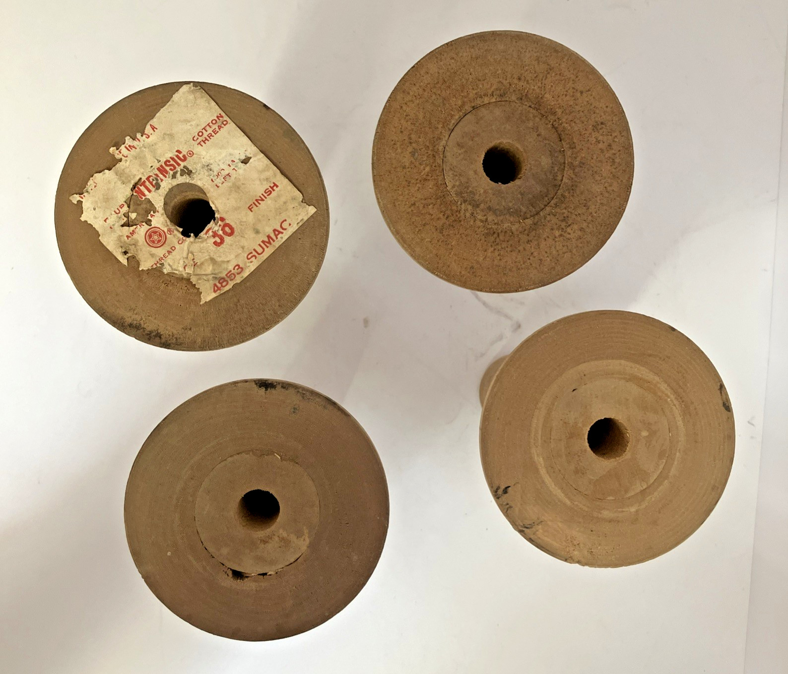 4 Vintage INTRINSIC The American Thread Co Wooden Spool 5.5″ tall 3″ base EMPTY
