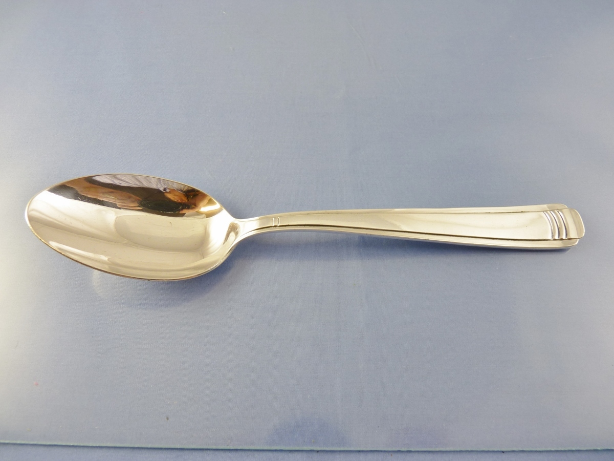 LANDGRAAF HOLLAND unknown lines OVAL SOUP or TABLE SPOON SILVER PLATE