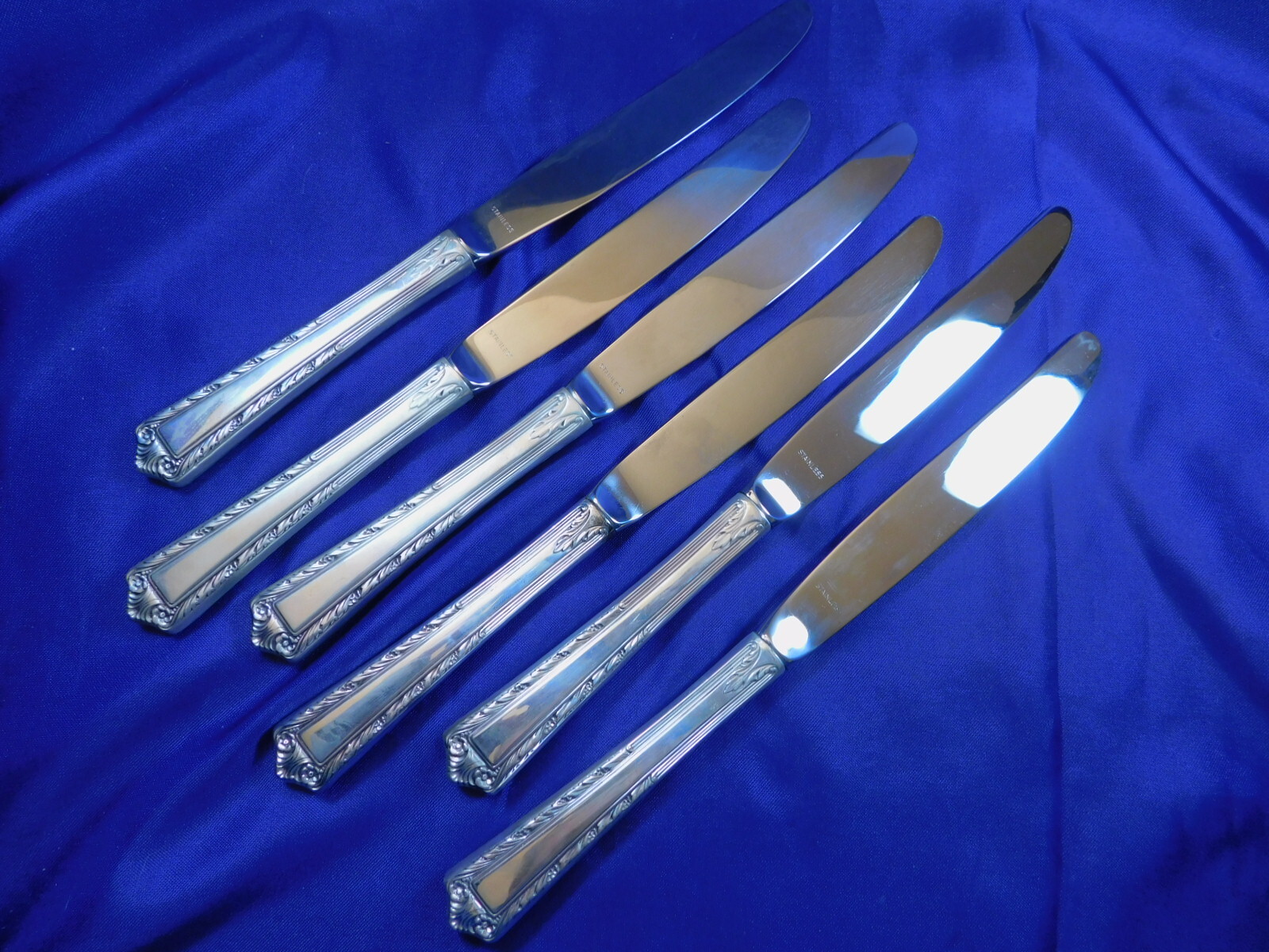 FINE ARTS PROCESSIONAL STERLING SILVER PLACE KNIFE – NEARLY NEW CONDITION