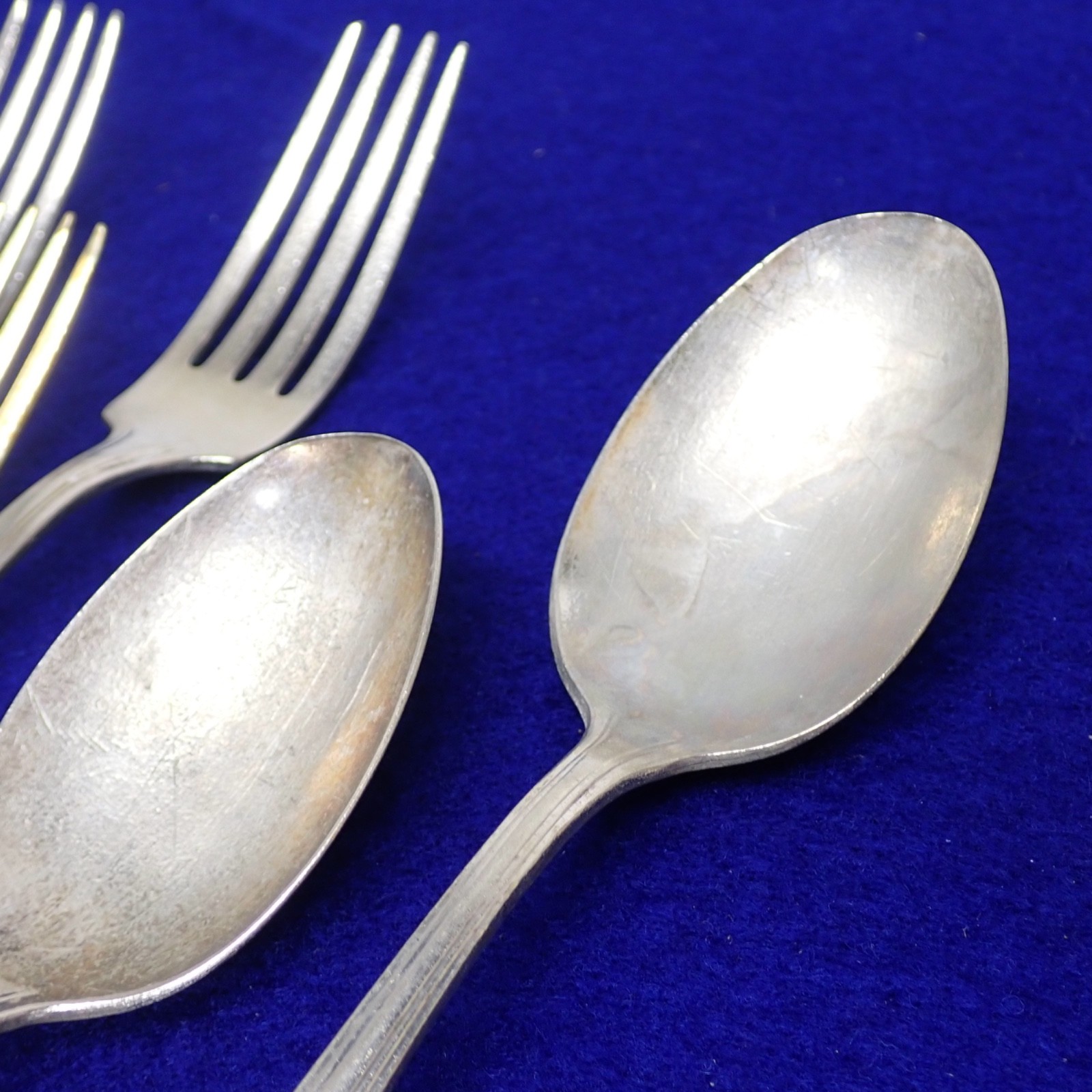 35 Pc AVON 1940 Silverplate Flatware Set Spoons Forks Knives S12