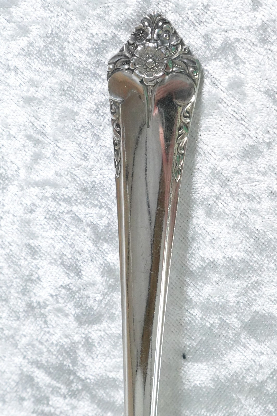 2 STARLIGHT Silverplate Serving Spoons 8 1/4″ International Silver Rogers & Bro