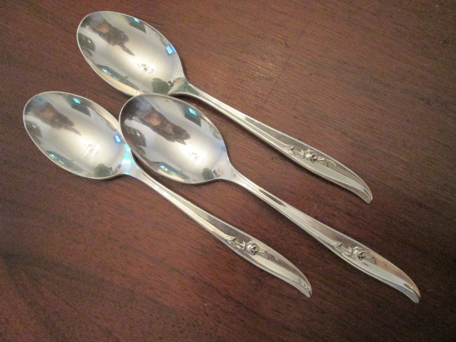 SET 3 SOUP SPOONS! Vintage 1847 ROGERS silverplate MAGIC ROSE pattern EXCELLENT!