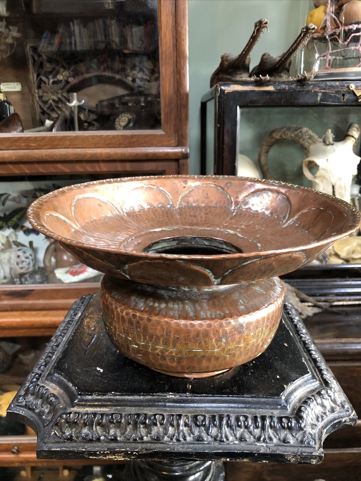 Late 19th Century Antique Hammered Copper Spittoon Tobacco Ashtray Cigars Bar
