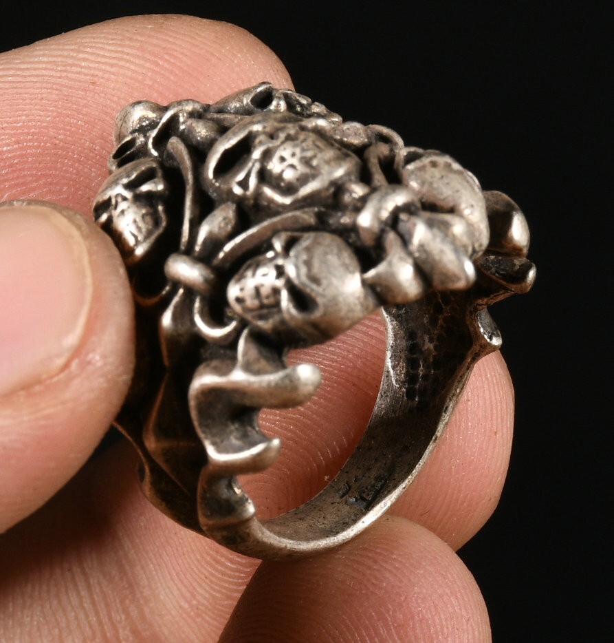 2.7CM Tibet Old Silver Fengshui Cross Skull Human Skull Head Ring Finger Ring