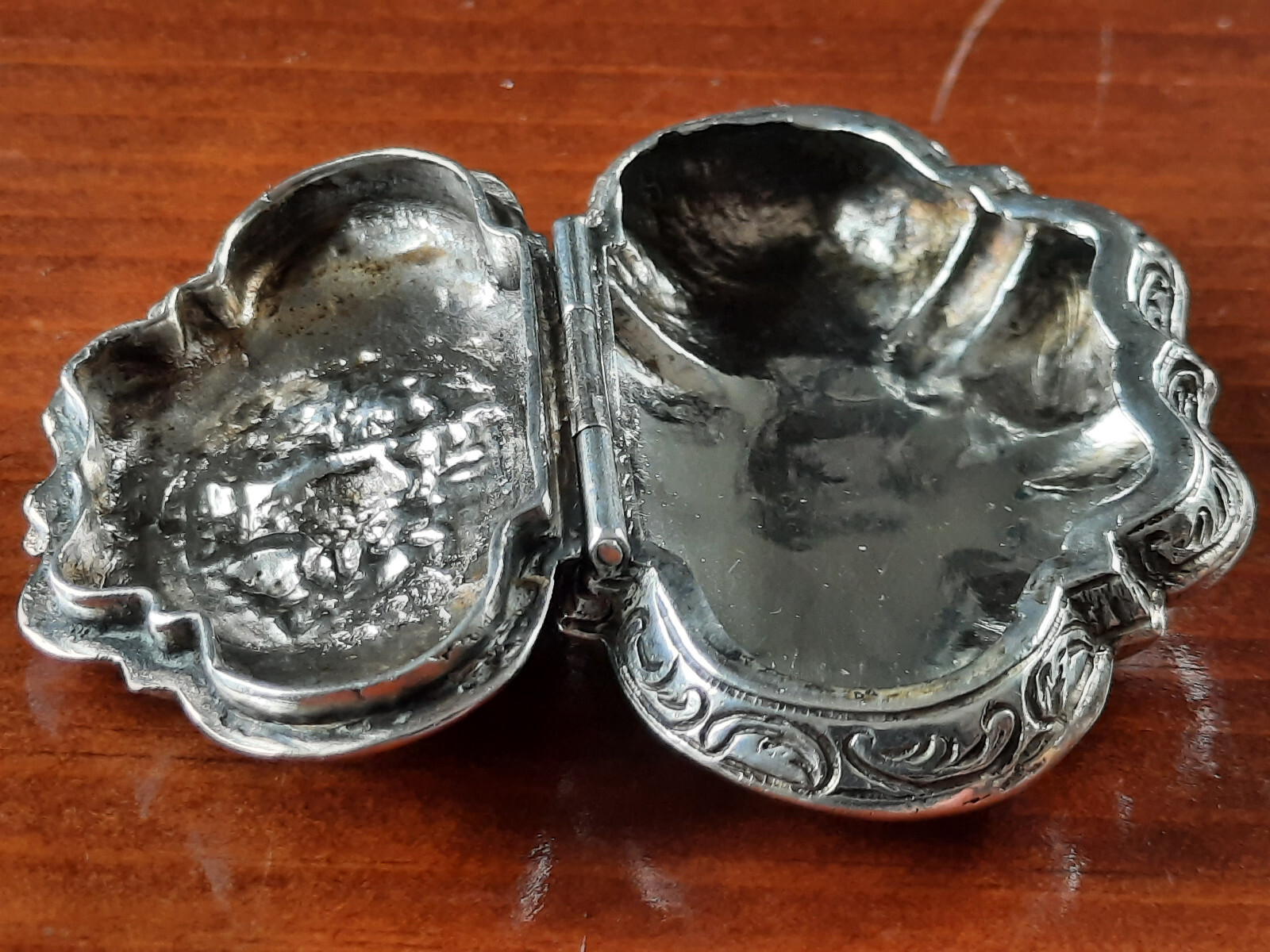 800 Silver Cast German Shell Shaped Trinket or Snuff Box