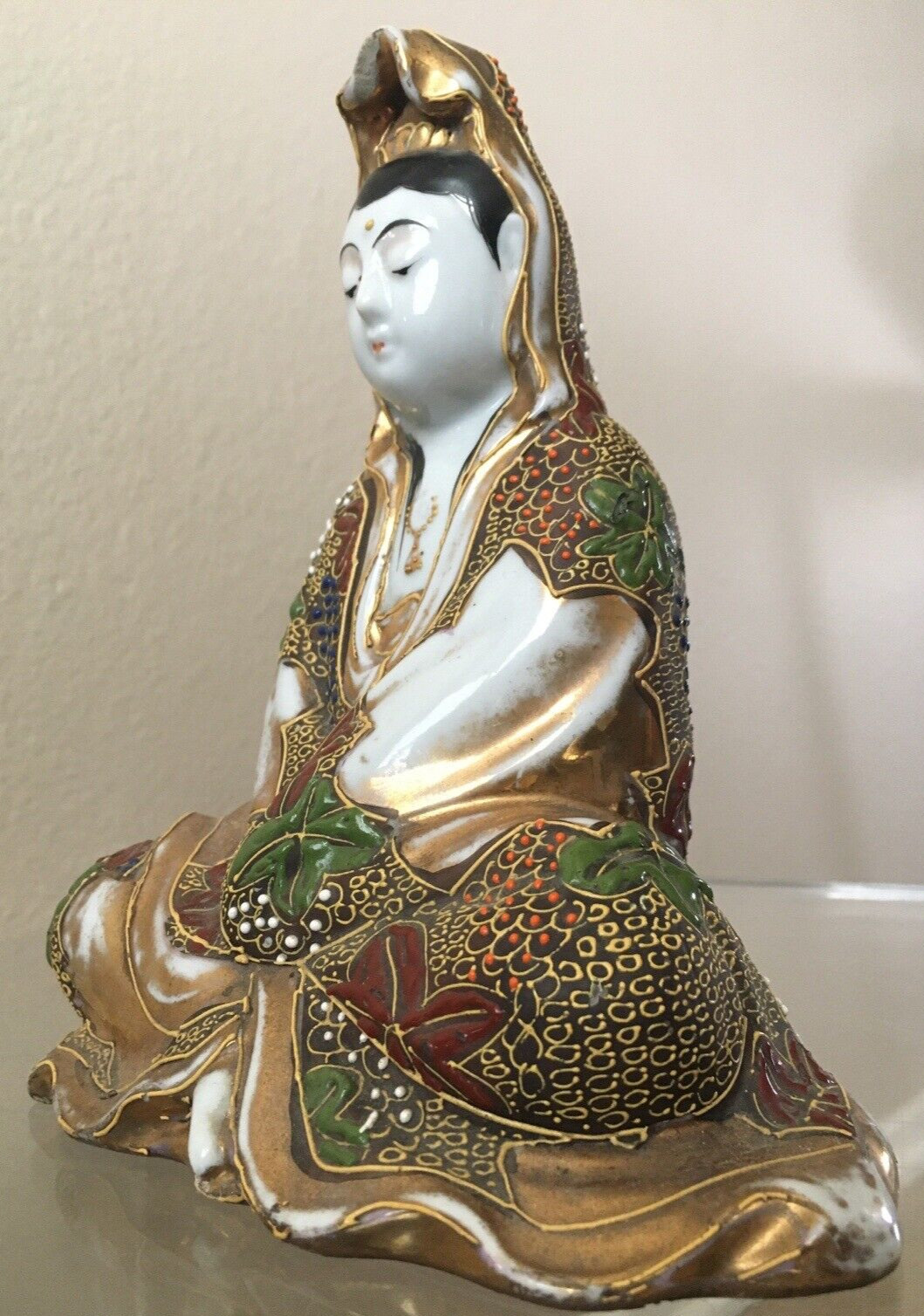 ANTIQUE JAPANESE PORCELAIN SATSUMA SEATED BUDDHA FIGURE 6.5in MORIAGE KUTANI 6in