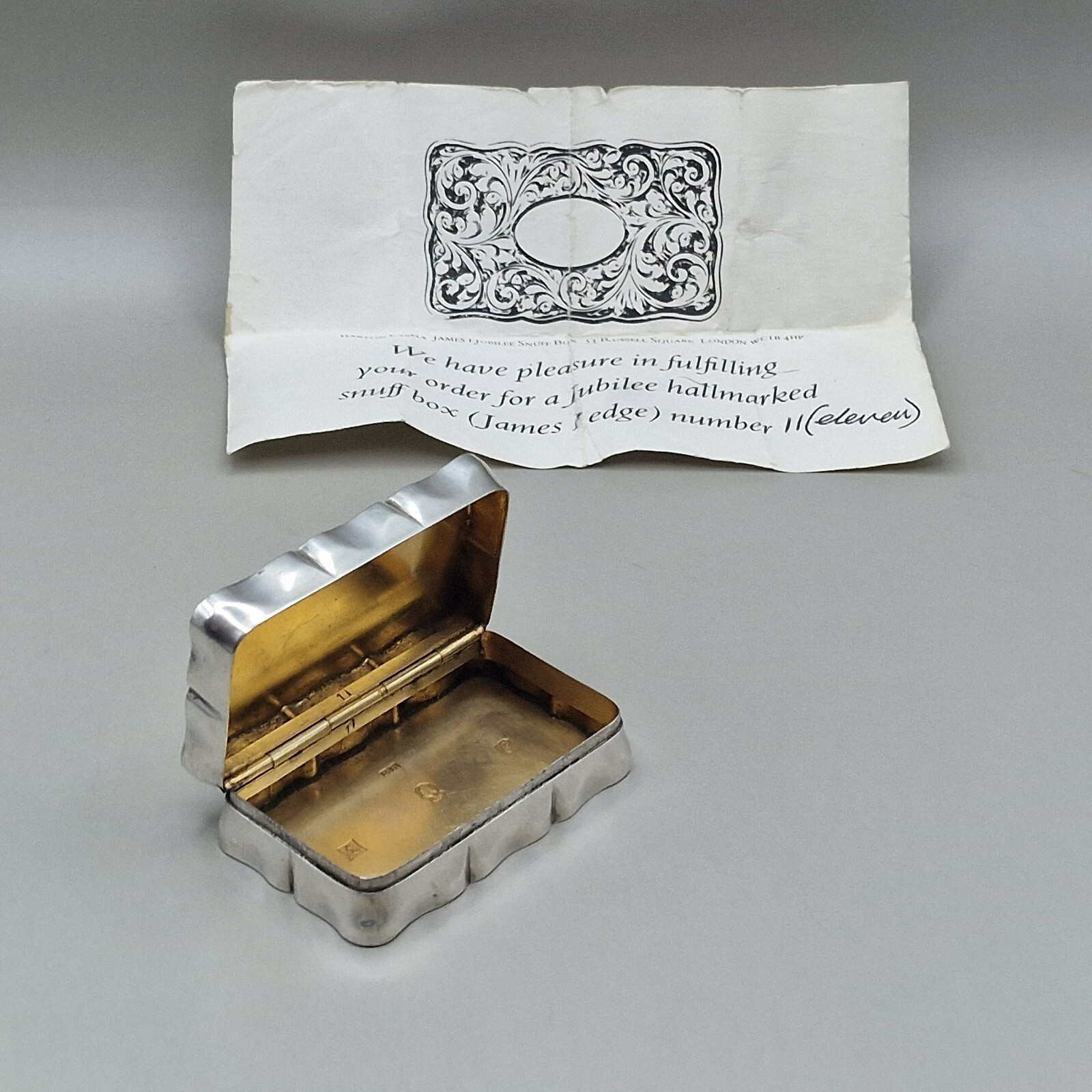 Sterling Silver Rectangular Table Snuff by M Kamin & Co Ltd 1977 Jubilee Mark