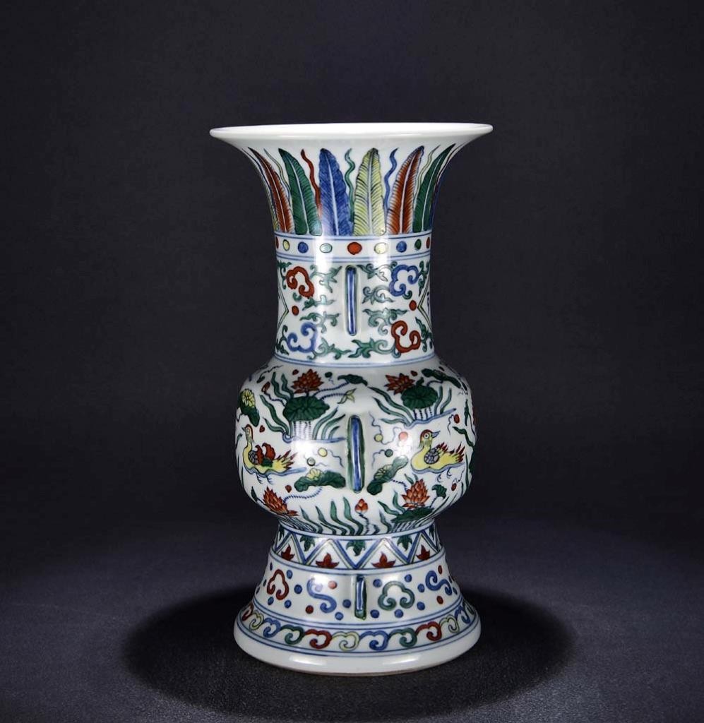 35CM Zhengde Signed Old Chinese Blue&White Wucai Vase W/louts flower U1962