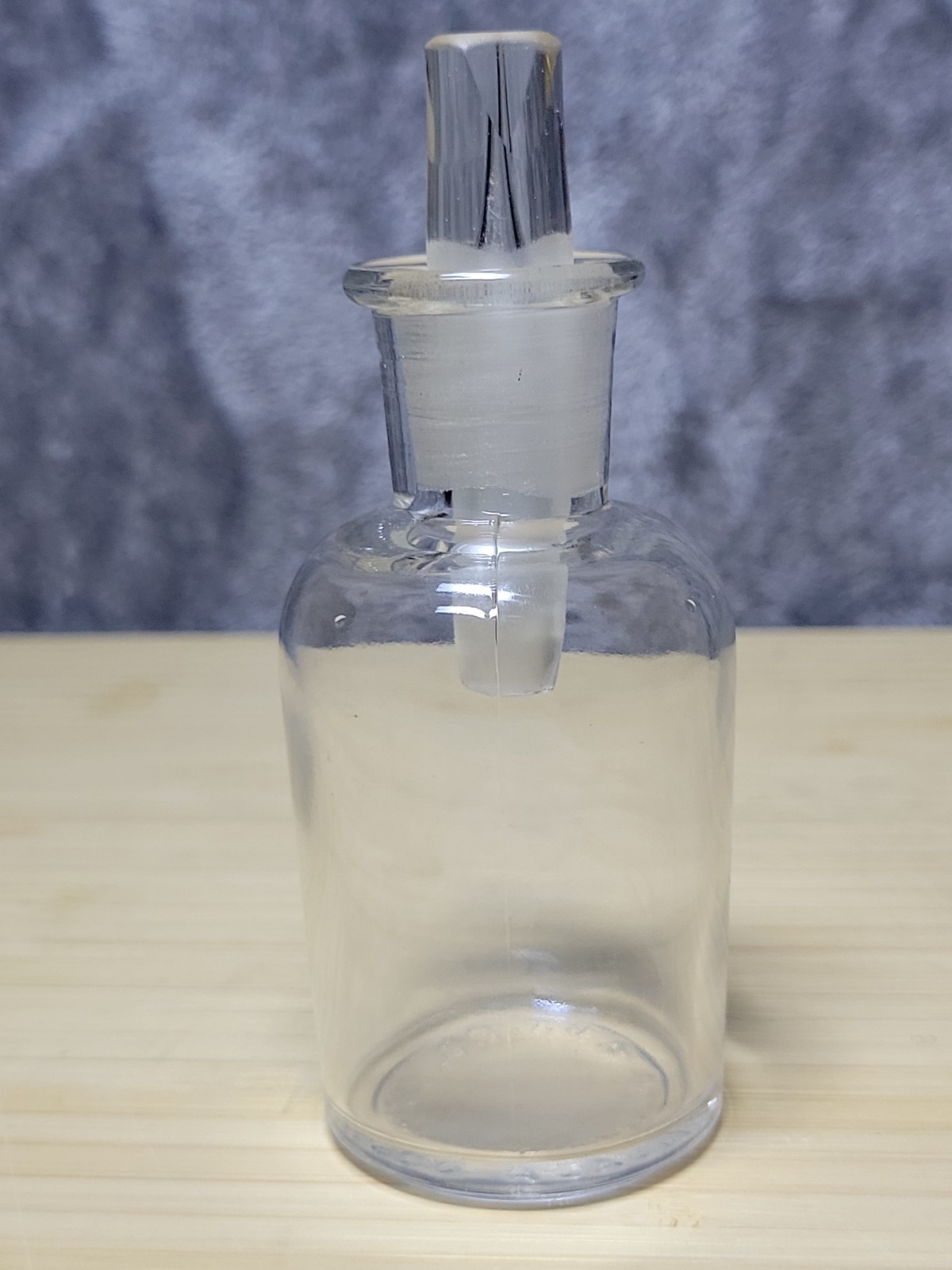 A.H.T. Co Reagent Bottle w/ Stopper 4.5″ Vintage Glassware Labratory Philada USA