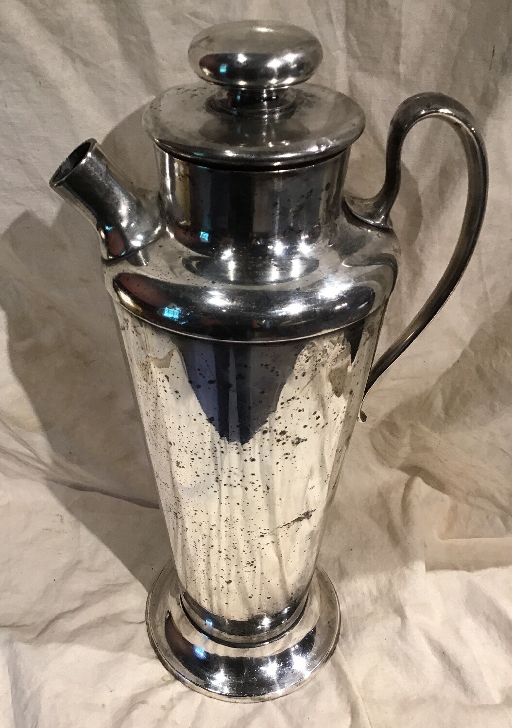 MERIDEN INTERNATIONAL SILVER PLATE NO 314 COCKTAIL SHAKER 56 OUNCE ART DECO ERA