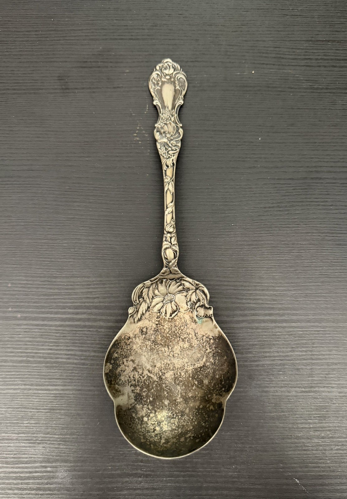 R Wallace Silverplate Serving Spoon 1835 Floral Pattern 9.25″ x 3″