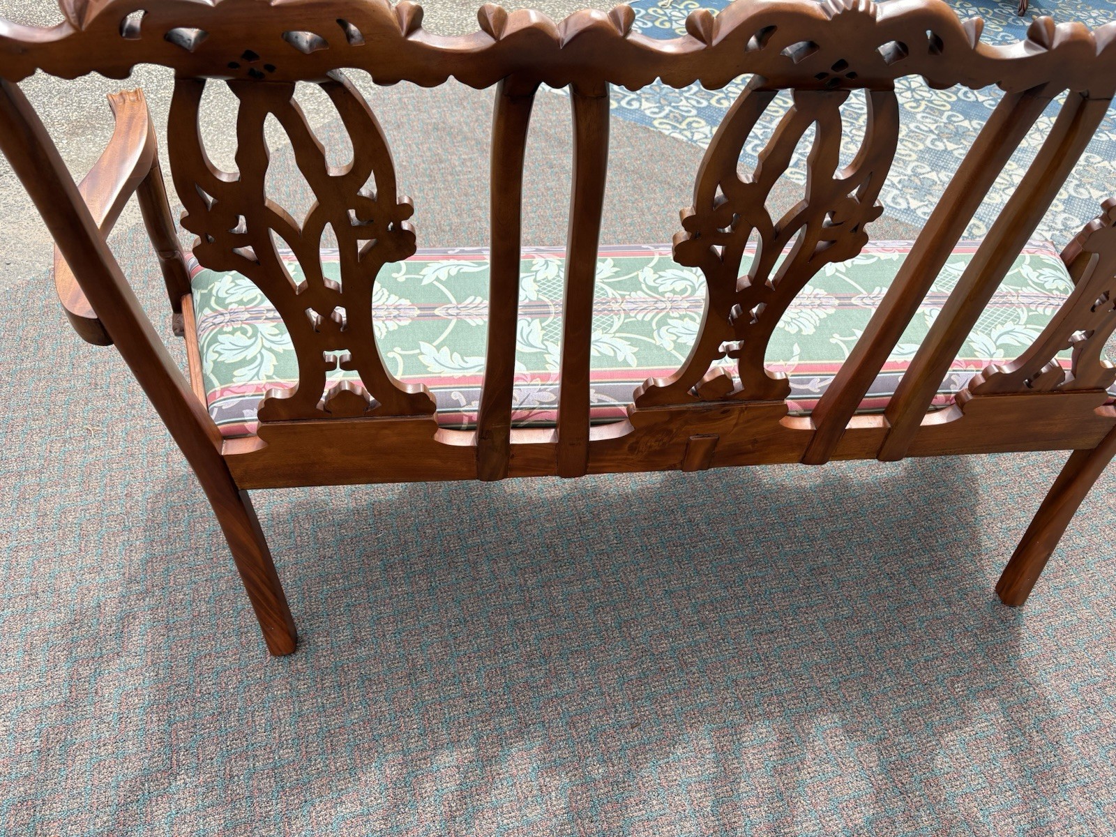 66942 Chippendale Mahogany Claw Foot Settee Loveseat Couch