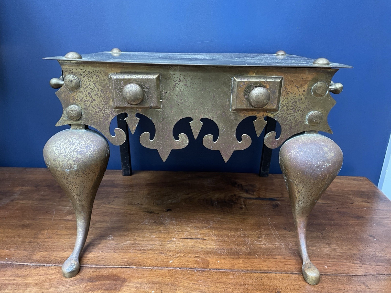 Antique English Victorian Brass Cabriole Leg Fireplace Hearth Footman Trivet