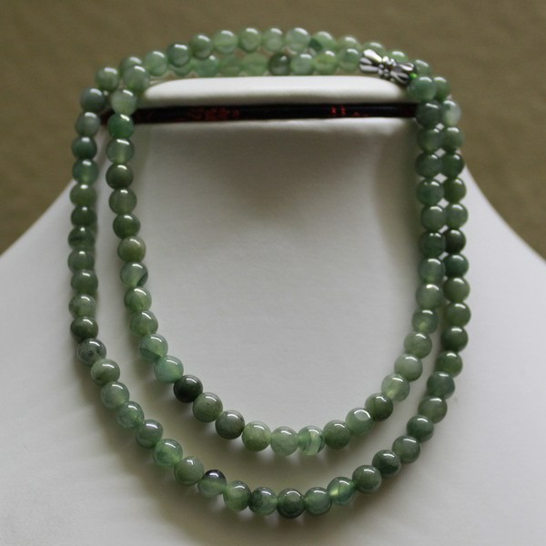 100% Natural Jadeite Jade Grade (A) Beautiful Green Beaded Necklace 19″ 5.5mm