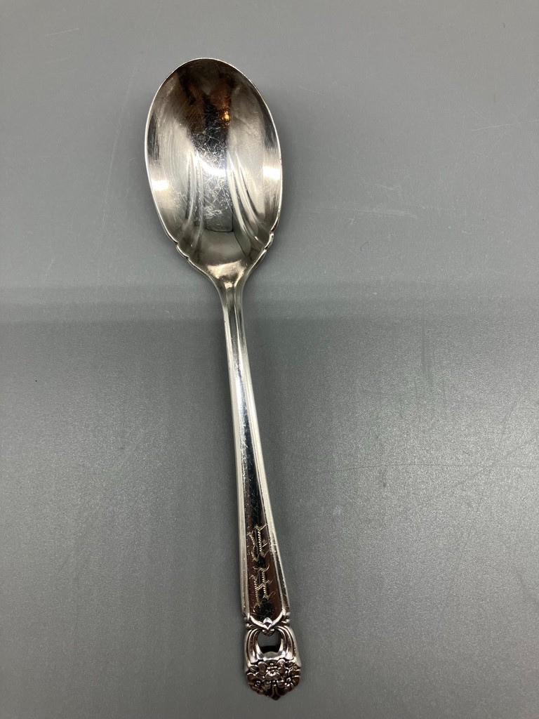 LOT OF 17 ROGERS BROS ETERNALLY YOURS SILVERPLATE FLATWARE HR INITIALS