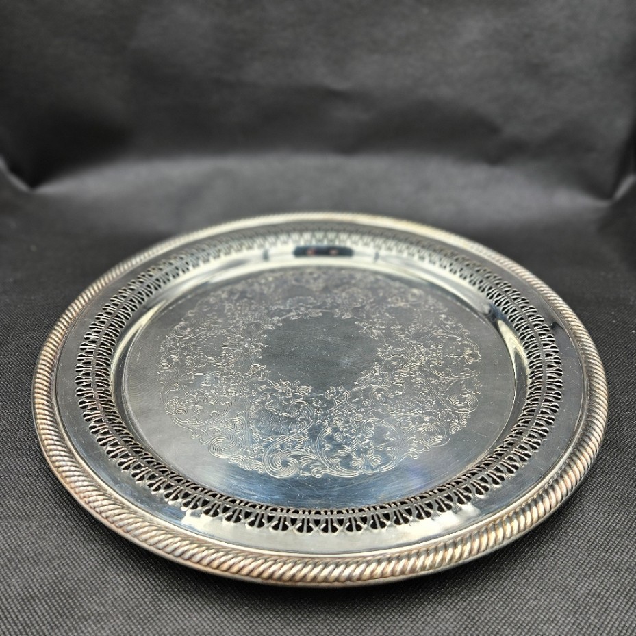 International Silver Co 12″ Silverplate Round Serving Tray Pierced Rim Rope Edge