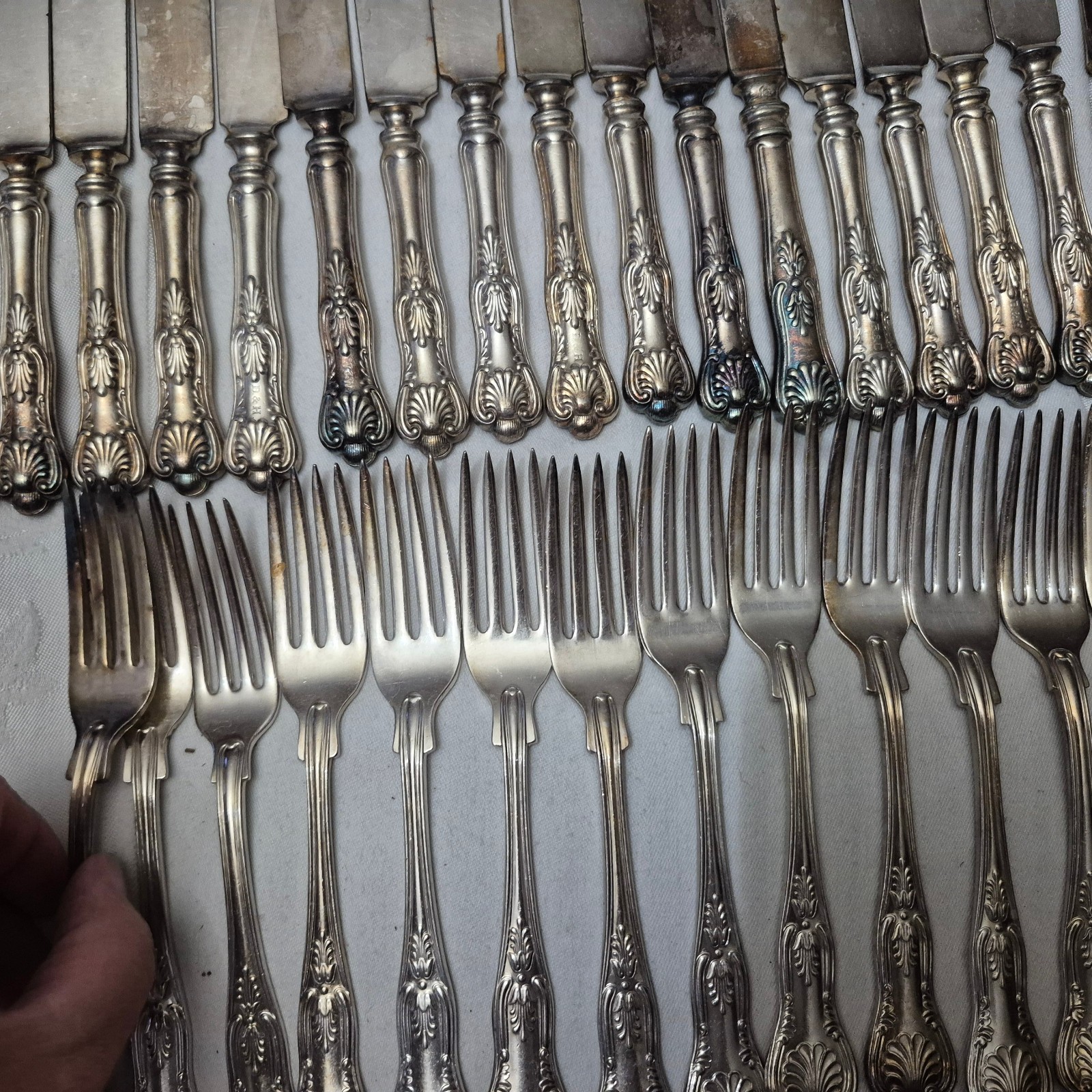 70 pcs ANTIQUE “KINGS” PATTERN FLATWARE BY GORHAM AND INTERNATIONAL SILVER
