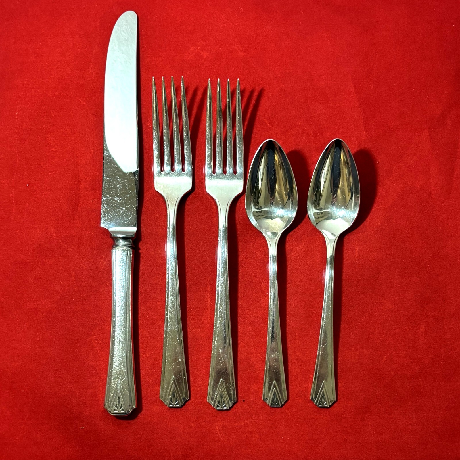 5 pc Oneida Community DEAUVILLE Silverplate Knife Dinner Forks Teapoons Vtg 1929