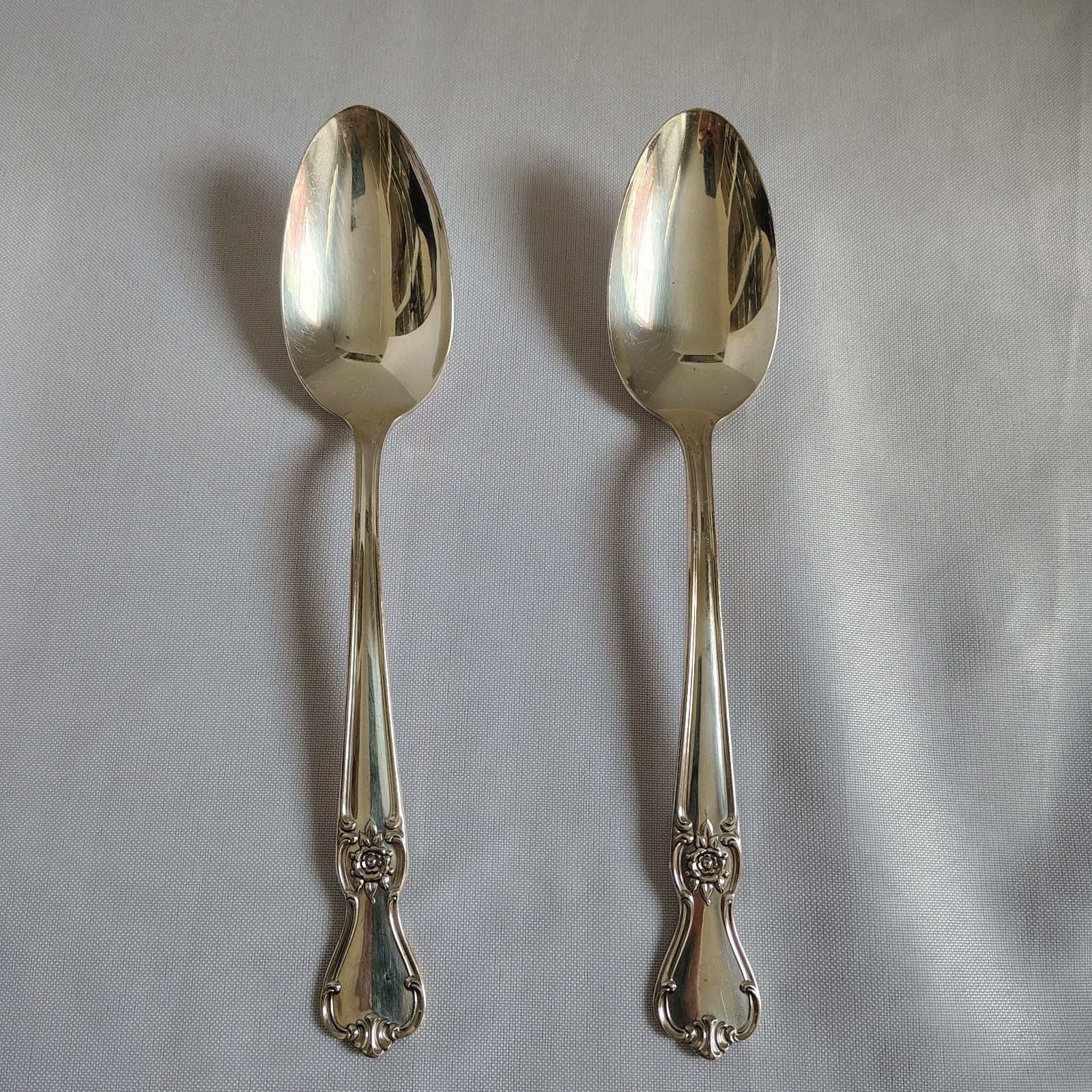 2 Serving Spoons Signature Rose Old Company Plate Silverplate 1950 | NO Monogram