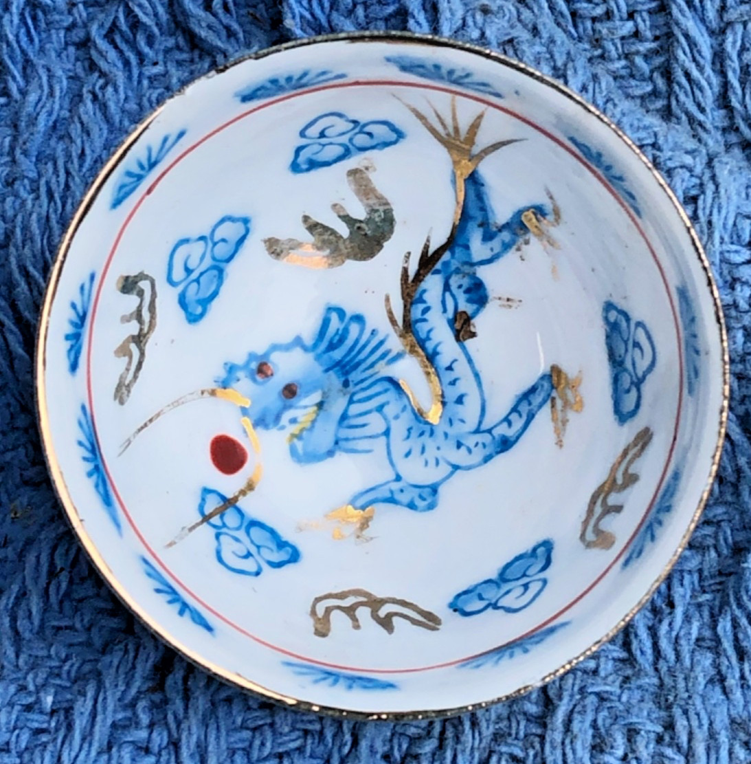 Small Chinese Dragon Bowl Tea Tongzhi Reign Seal Script Blue Gold Red