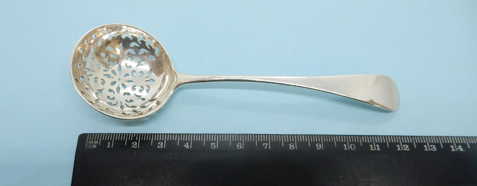 VICTORIAN Sterling SILVER OE Sugar SIFTING Spoon Wakely & Wheeler LONDON 1888