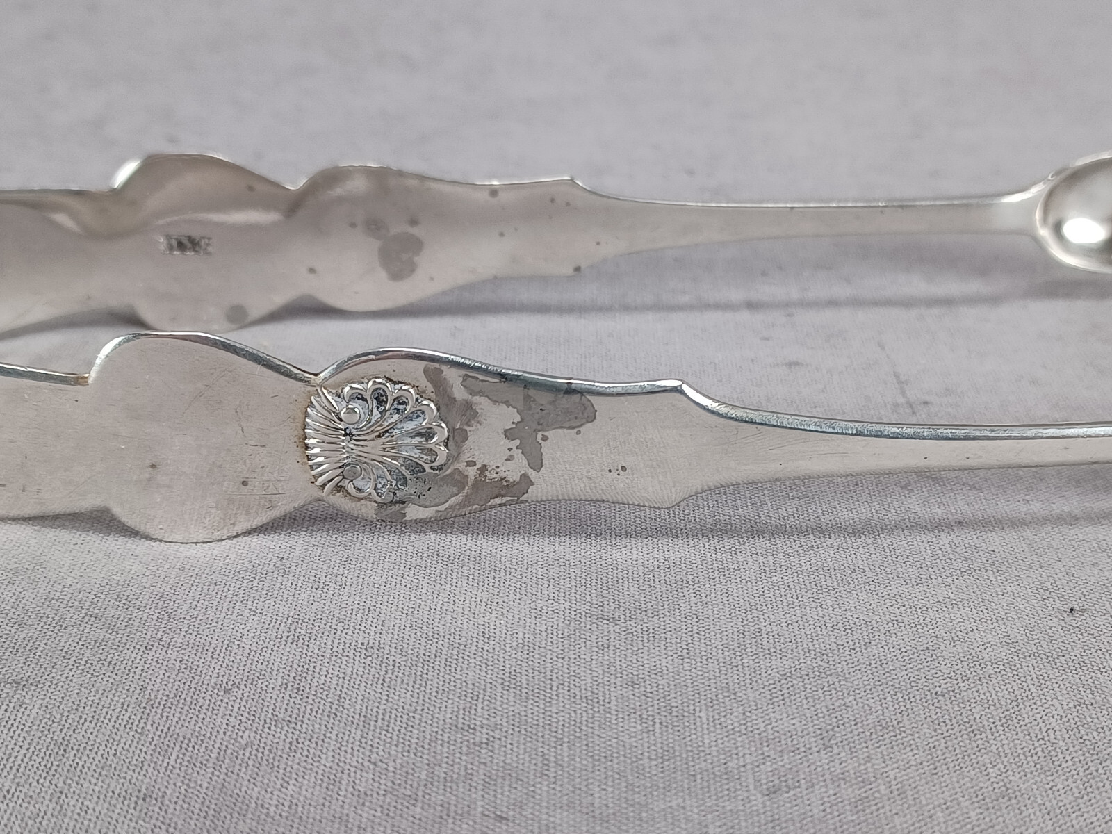 Cleveland & Post Norwich Connecticut Repousse Shells Coin Silver Tongs C. 1815