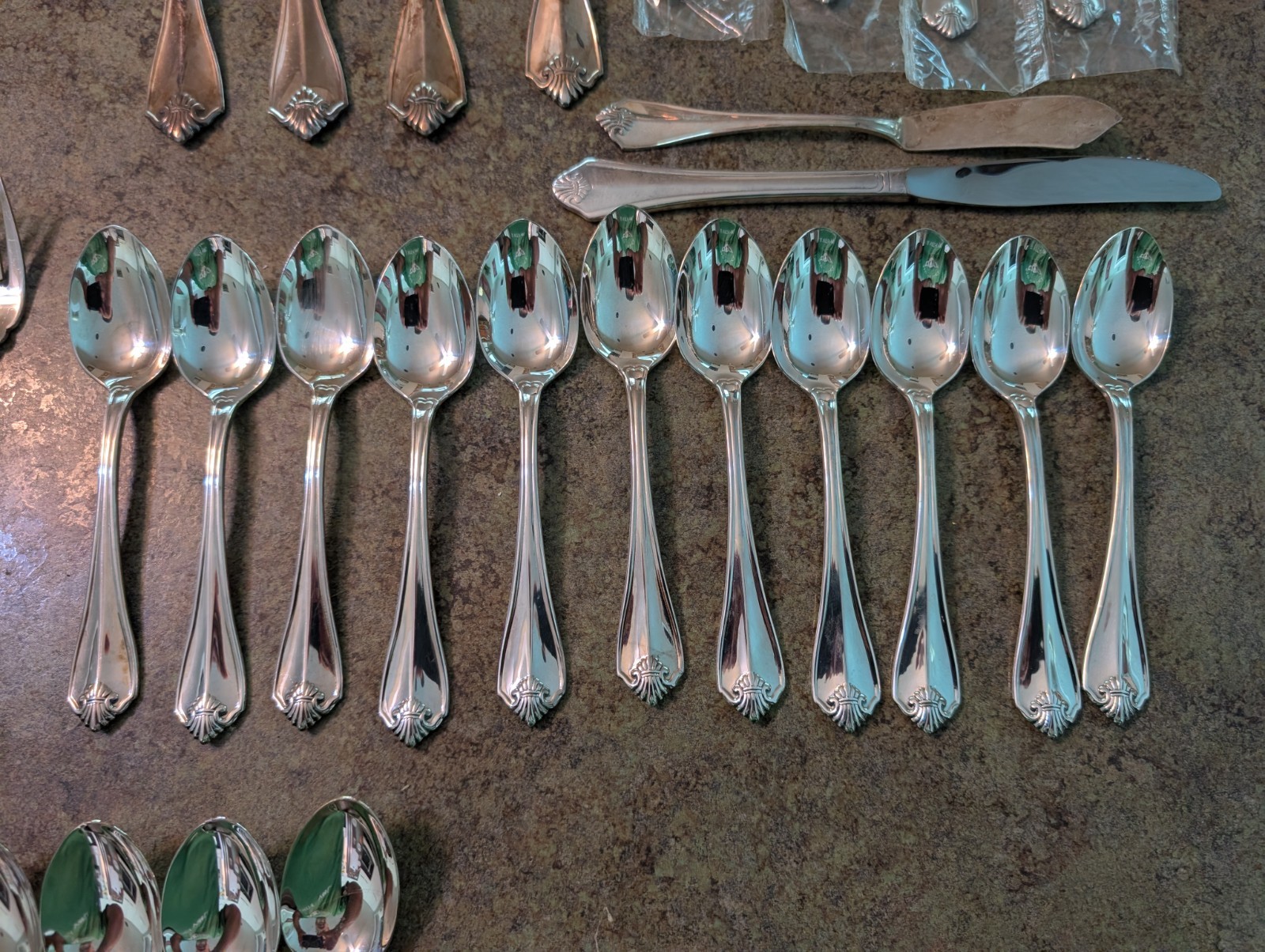 Oneida Silverplate Flatware Set Service 12 King James Pattern 93 Pieces
