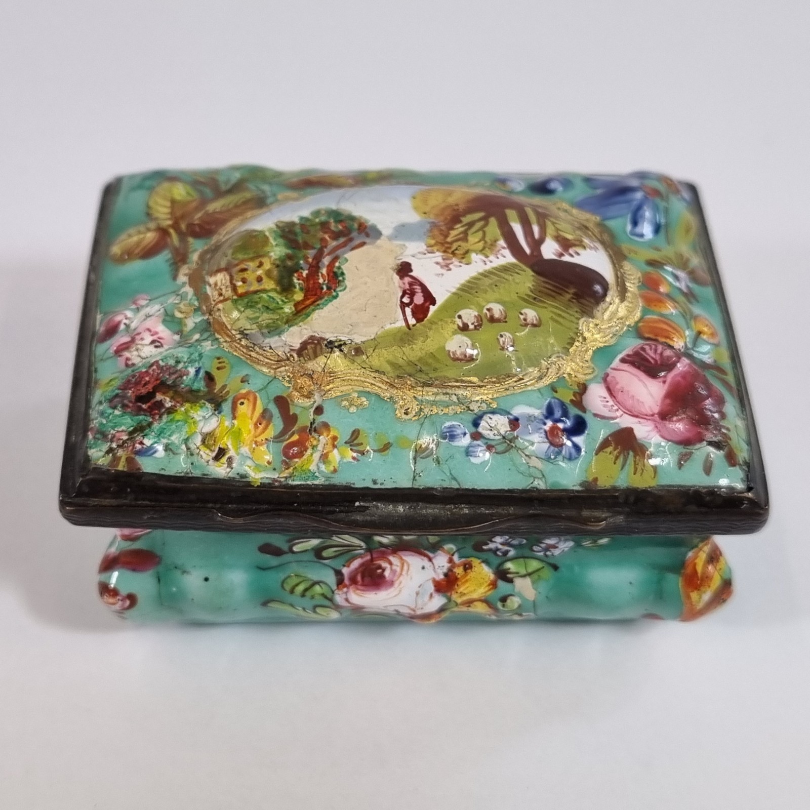 Antique 18thC Bilston Enamel Patch Box Decorated Flowers 5.7cm A/F