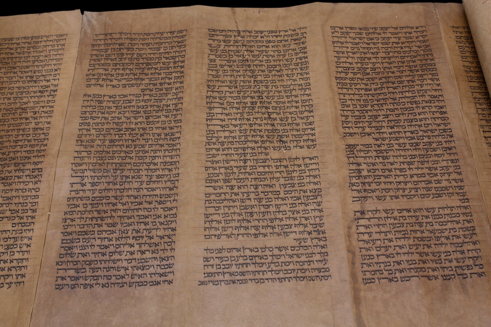 ANCIENT COMPLETE TORAH BIBLE MANUSCRIPT SCROLL DEER PARCHMENT 450 YRS ITALY