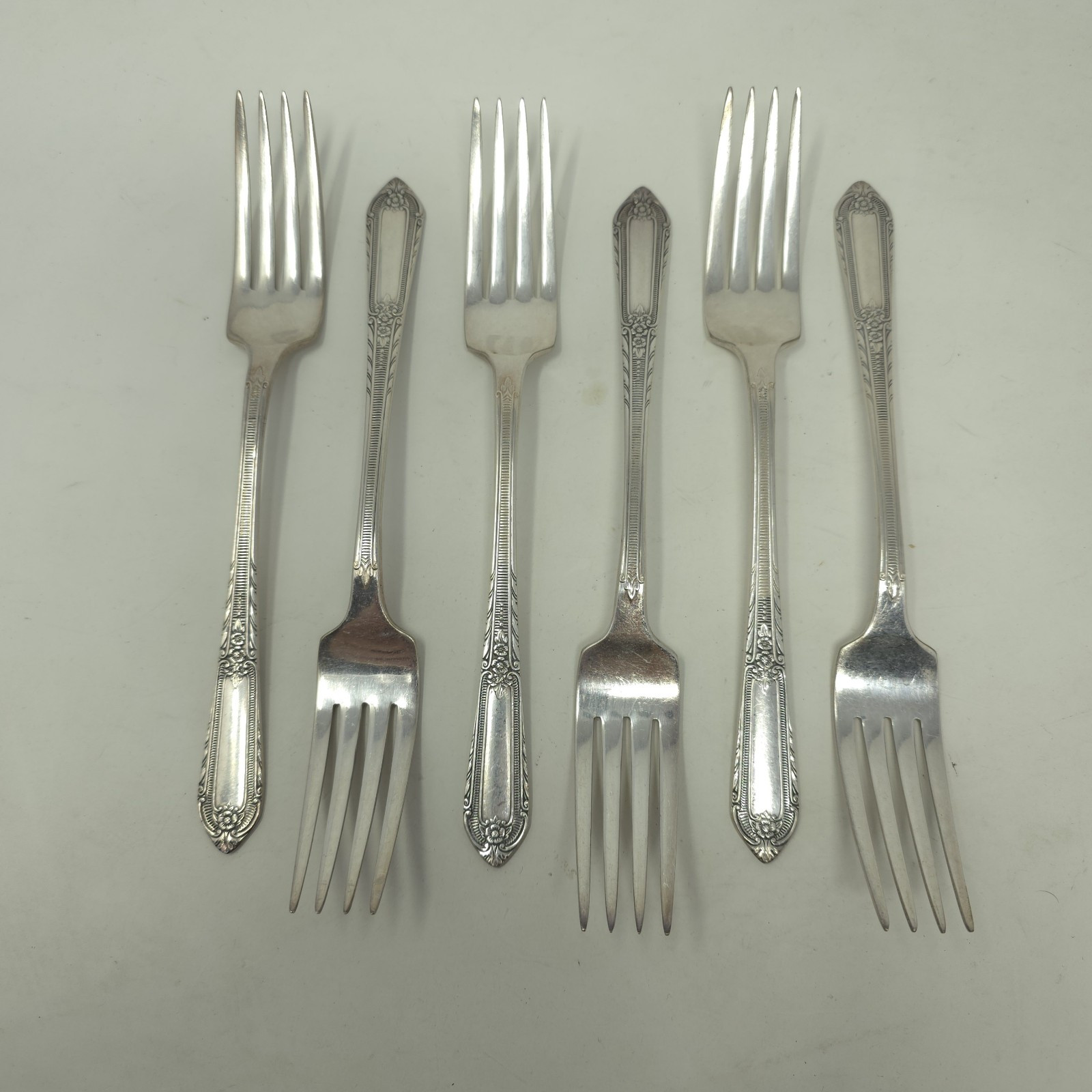 Set 6 x Luncheon Forks 7 1/8″ Wm Rogers Int’l Silverplate Cotillion 1937