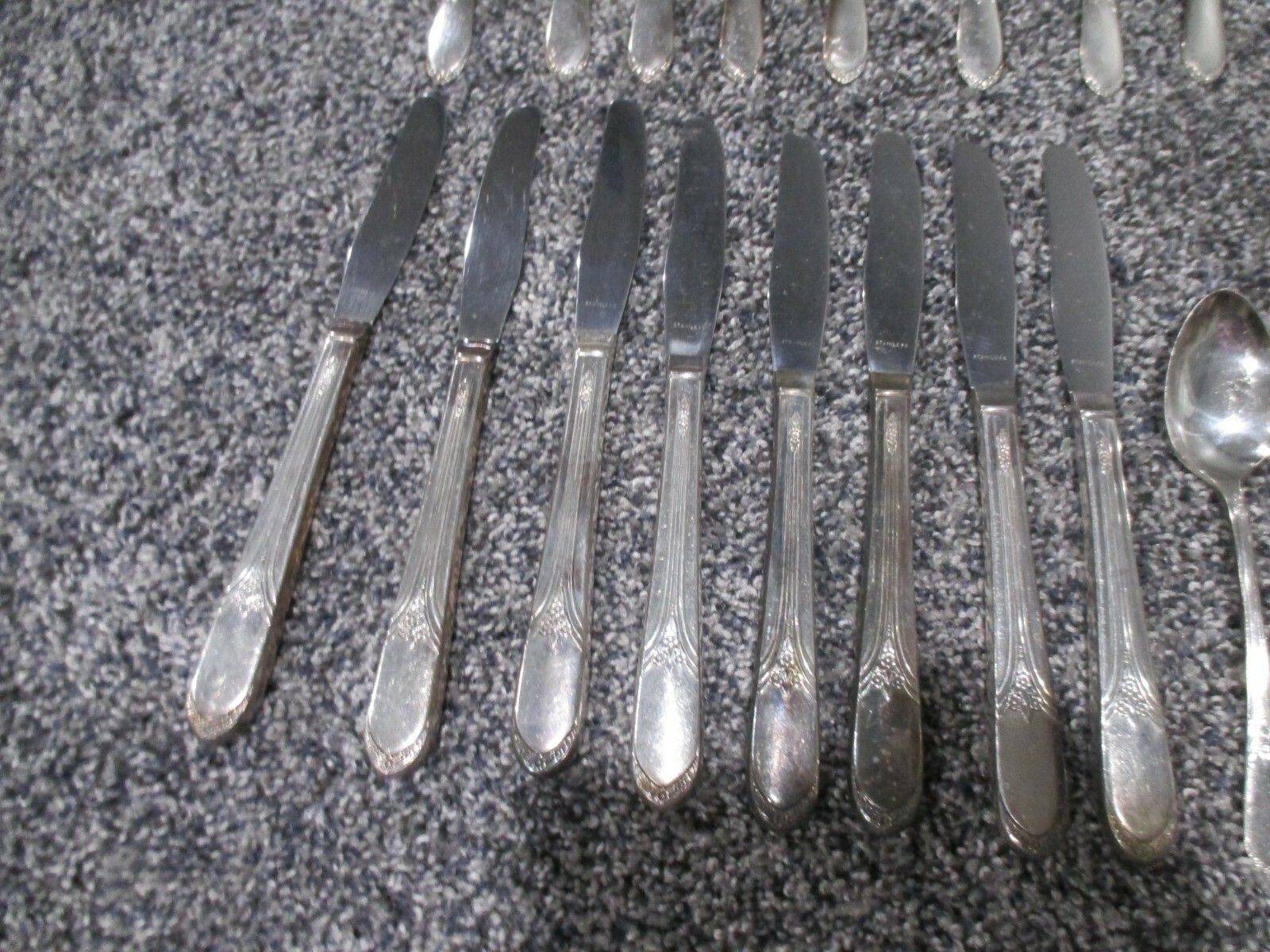 WM Rogers Devonshire / Mary Lou Silver Plate 38pc Flatware Set