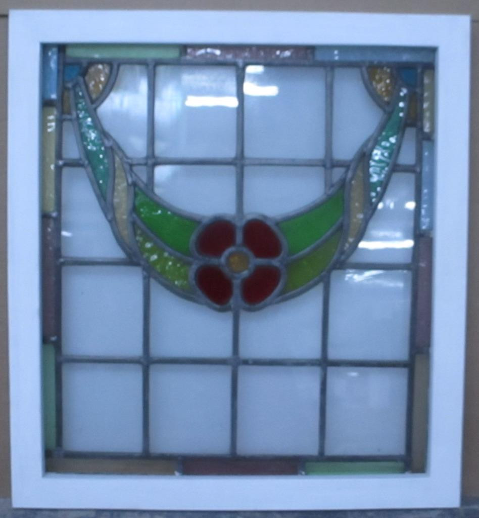 PRETTY FLORAL MIDSIZE OLD ENGLISH LEADED STAINED GLASS WINDOW 21.5″ X 23.25″