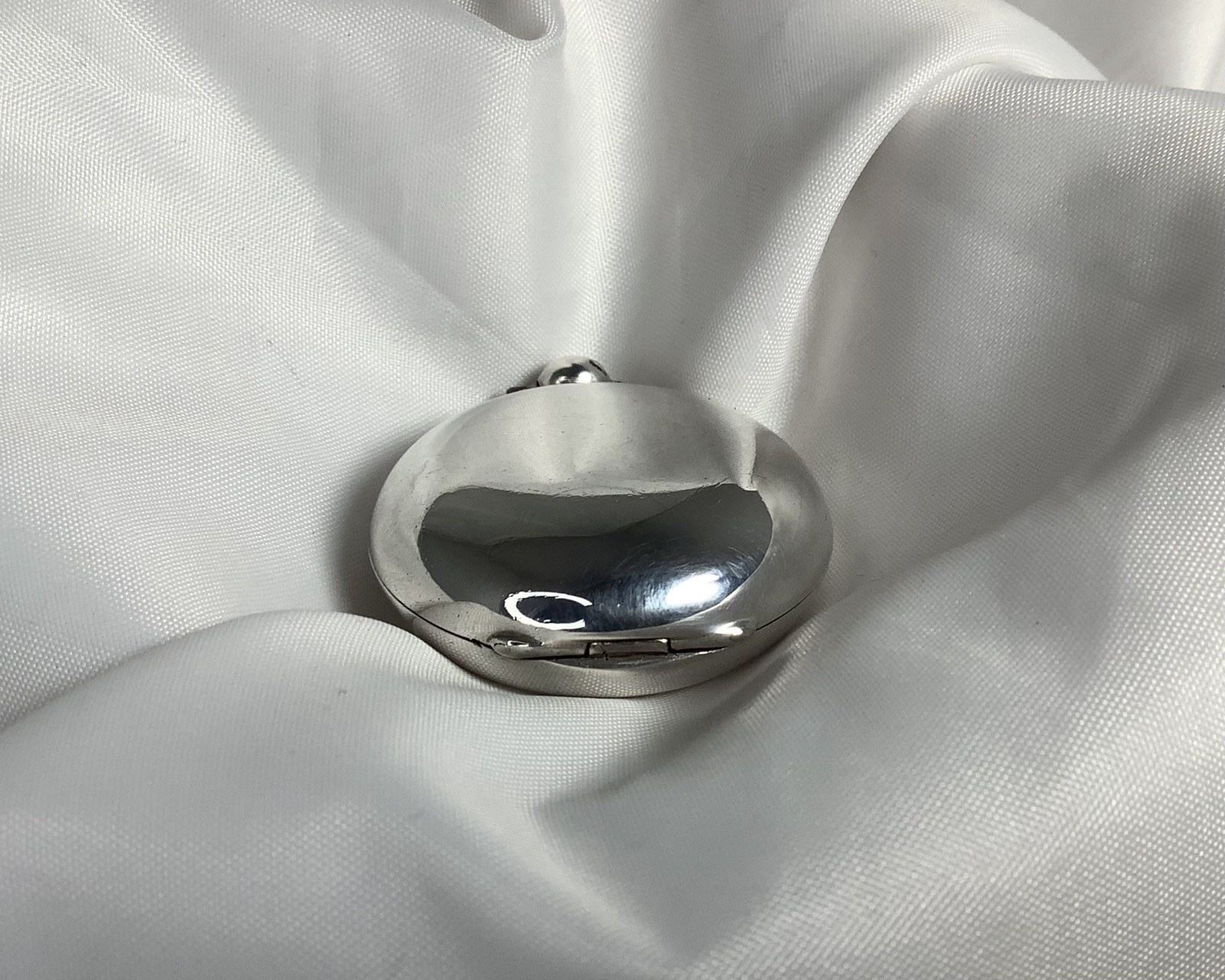 SOVEREIGN CASE SINGLE ANTIQUE HM SILVER 32g ‘AARON LUFKIN DENNISON’ 1912