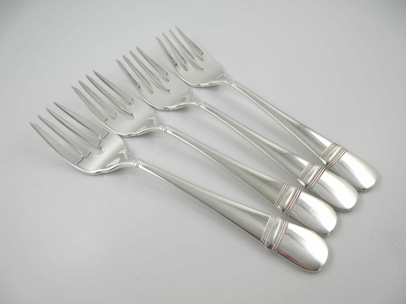 Oneida ASTRAGAL 4 Salad Forks Silverplate Flatware USA