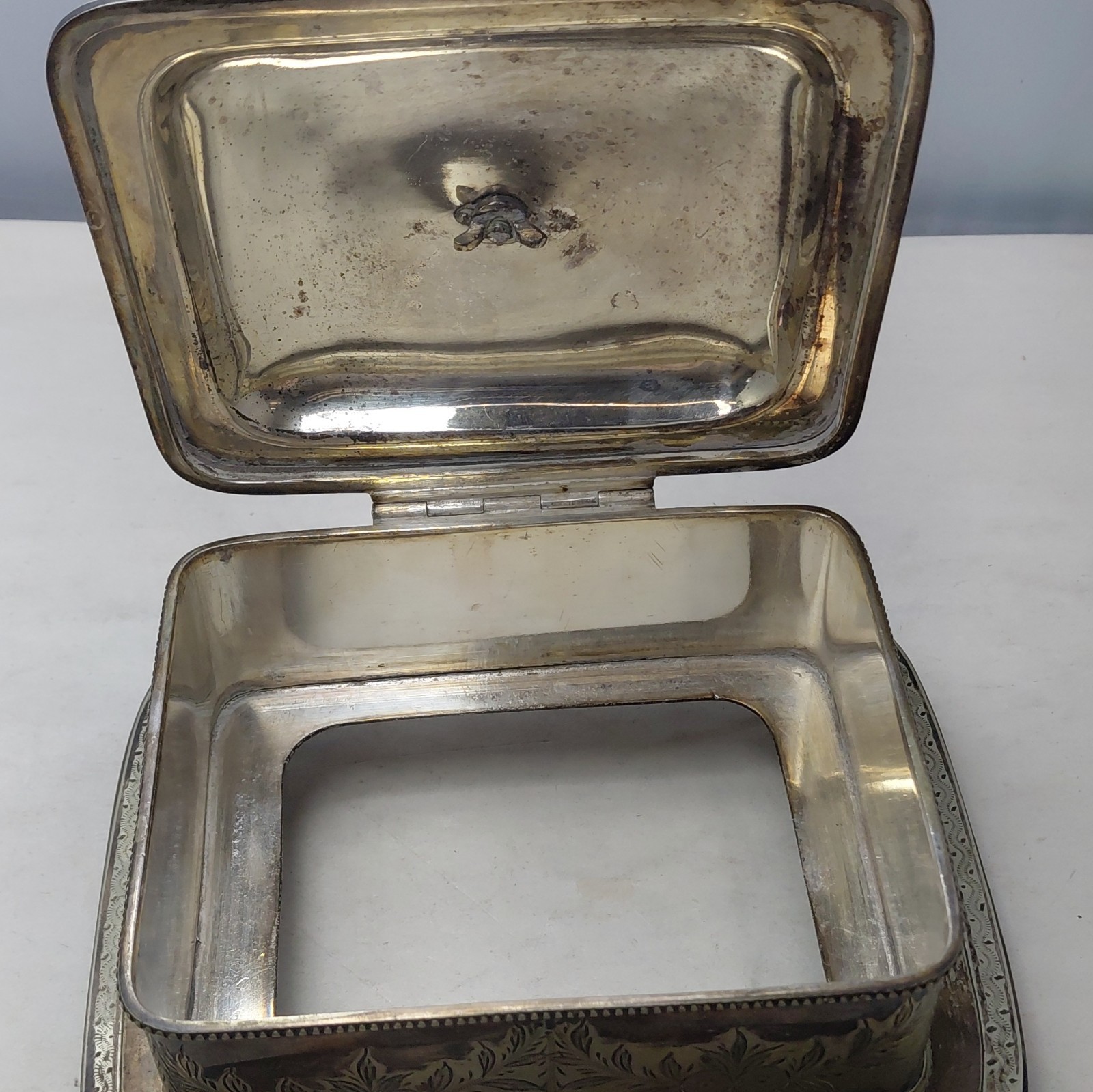 Hukin & Heath Silverplate Victorian Floral Art Nouveau Footed Dish w/ Lid