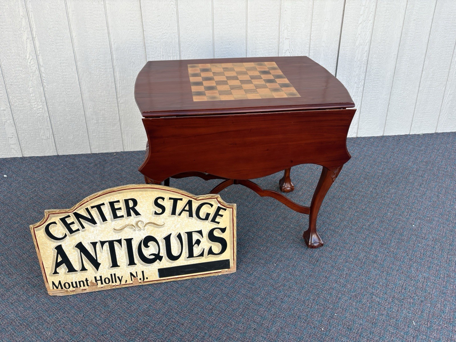 67076 Fancy Chippendale Mahogany Dropside Chess Checkers Game Table Lamp Stand