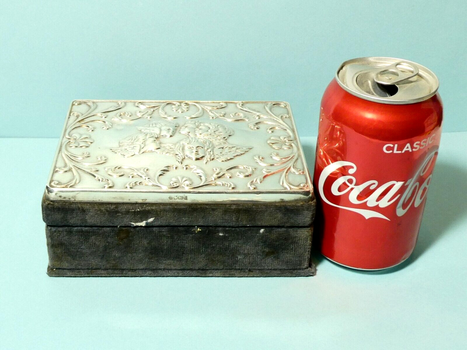 1992 Sterling Silver Topped Velvet Jewellery Trinket BOX Repousse Cherubs Angels