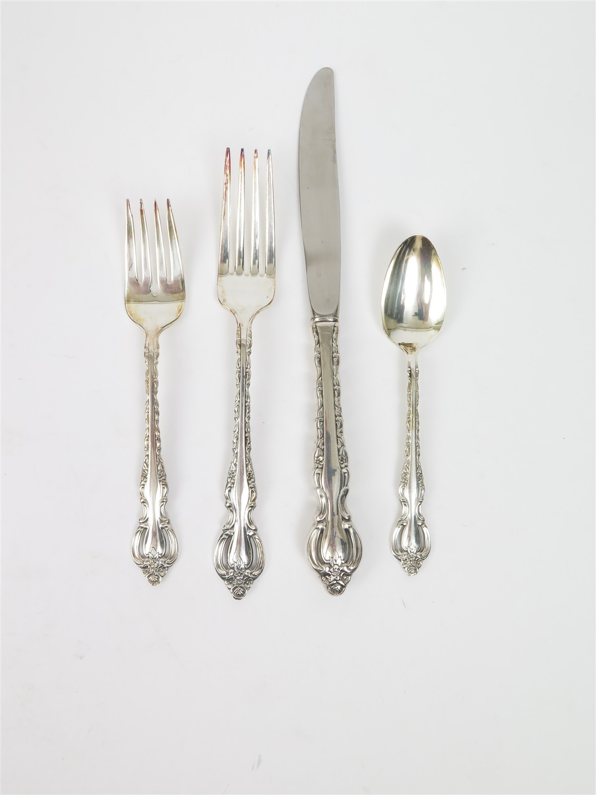 International Silver Co. Countess Silverplate Flatware Set 68 Pieces w/ Case