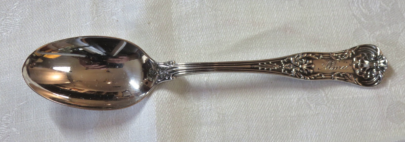 SOUVENIR SPOON STERLING SILVER NEW QUEENS BY GORHAM. MONOGRAM “ALMA” ON HANDLE.