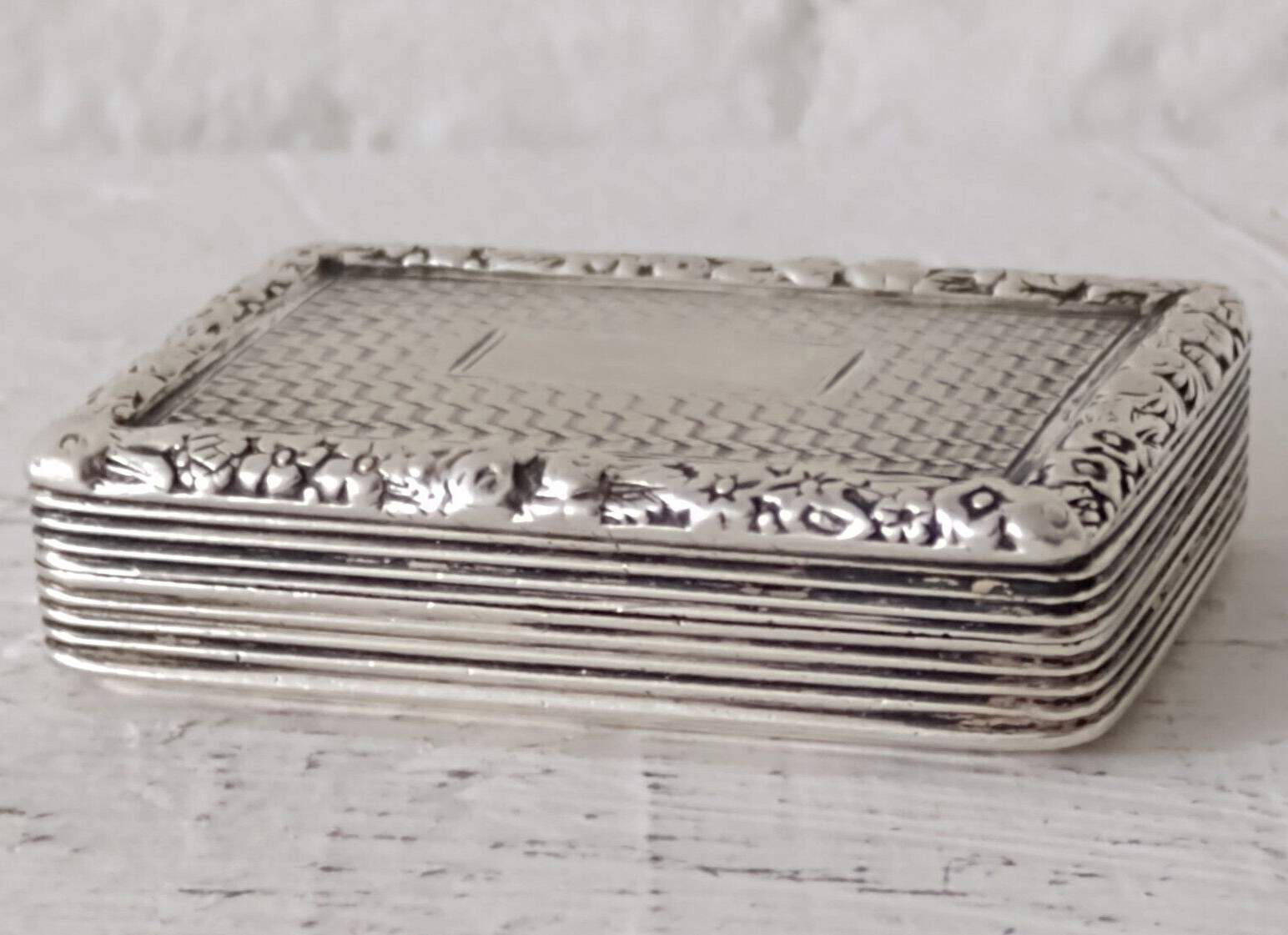 Fine Quality Georgian Solid Silver Vinaigrette – Birm. 1825