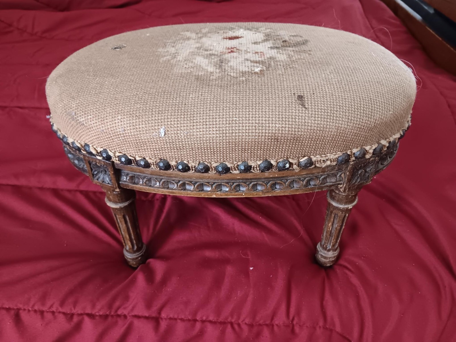 Vintage Needlepoint Footstool Floral Embroidery Wood Legs Oval Stool 14x10x9″
