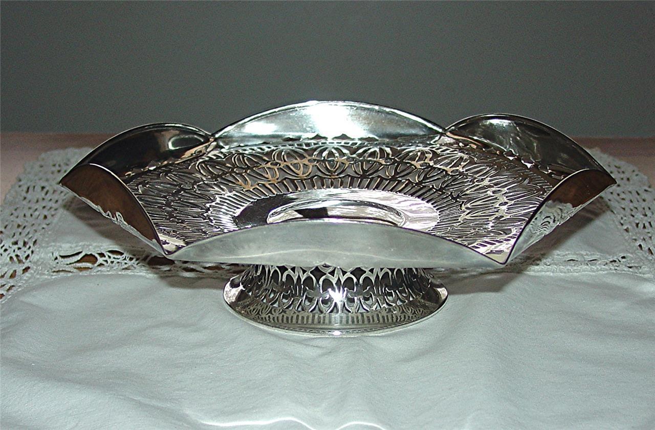 RARE TO FIND ANTIQUE E & J B SHEFFIELD SILVERPLATE ORNATE FILIGREE PEDESTAL TRAY
