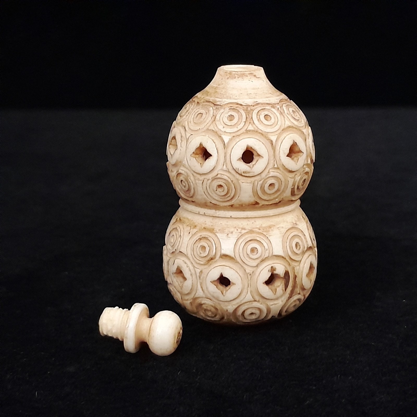 Antique Pierced Carved Tagua Nut Vegetable Ivory Gourd Needle Case Sewing Etui