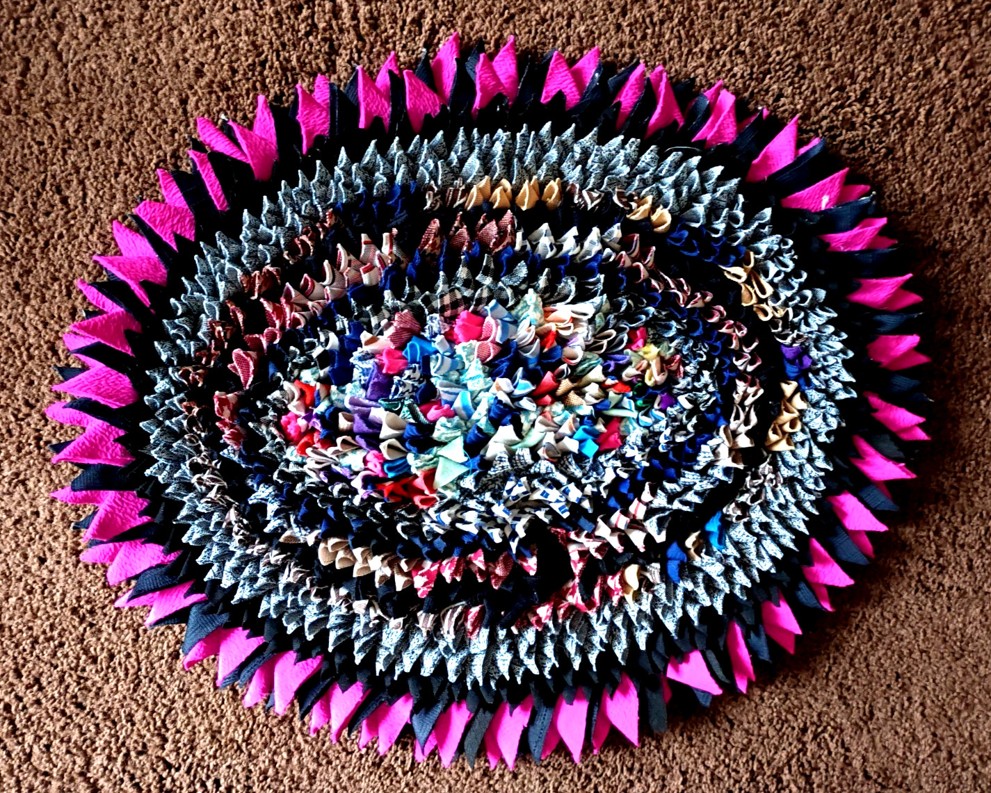 Vtg OVAL Handmade RAG RUG Scrap FOLDED FABRIC 19×23 Thick Cotton Back MULTICOLOR